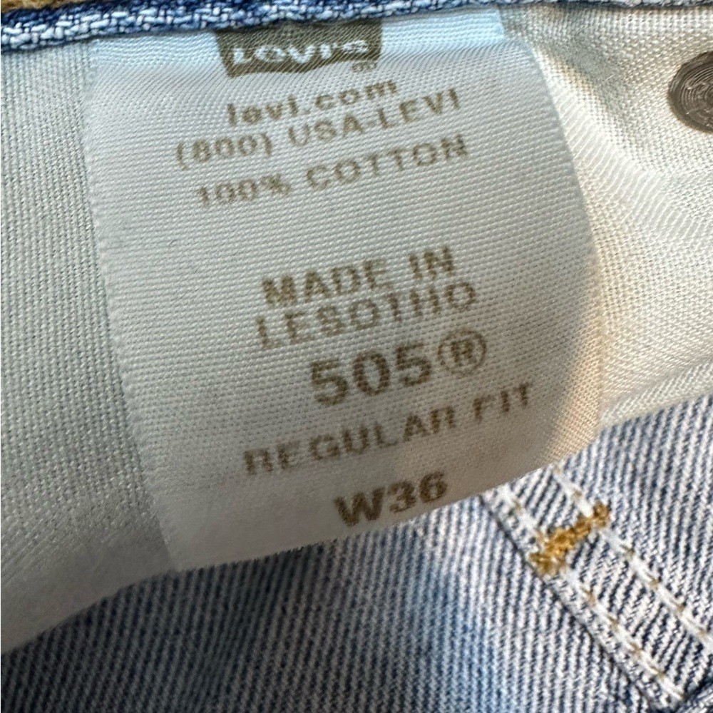 Levi’s Men’s 505 Light Weight Waist 36  Made in 2008 Light Washed Jean Shorts - Picture 7 of 9